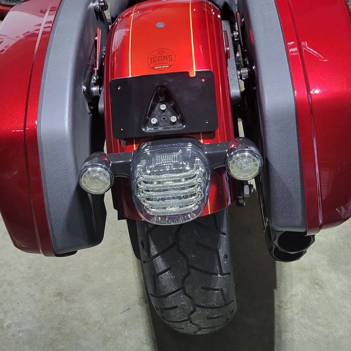 CUSTOM DYNAMICS Radius Laydown License Plate Frame Mount - Black - Image 3